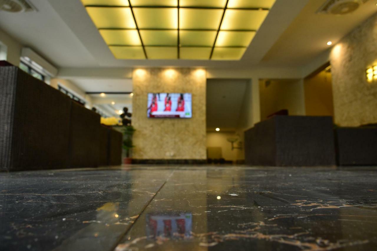 La Orilla Hotel Музаффарабад Экстерьер фото